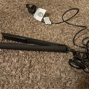 Kristen Ess Black Hair Straightener